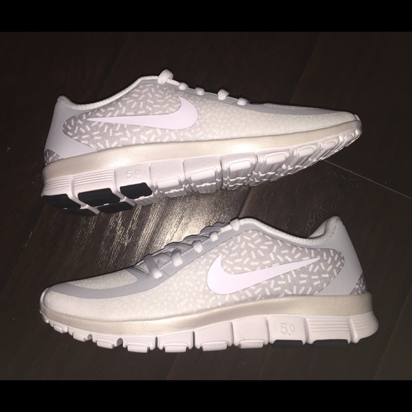 ! ⚡SOLD⚡️ Brand New! Ombre Nikes - Picture 3 of 4