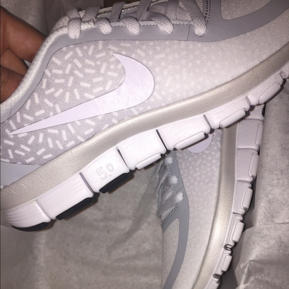 ! ⚡SOLD⚡️ Brand New! Ombre Nikes - Picture 4 of 4