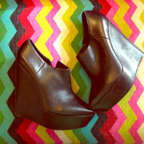 ALDO Shoes - 🐨Host Pick🐨 ALDO Black Leather Wedge Booties 38