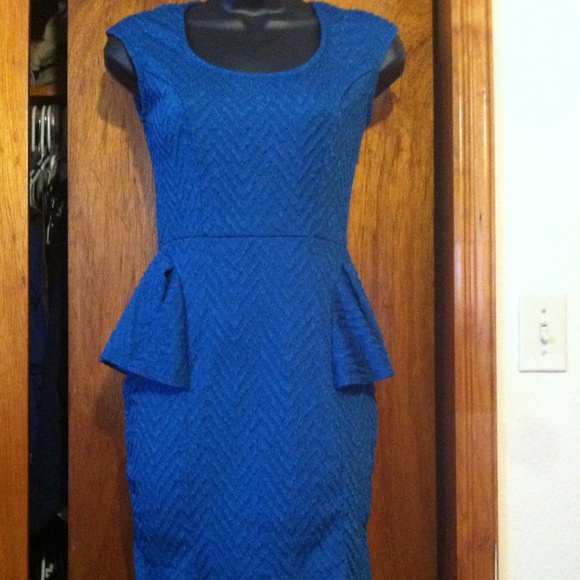 Dress - Picture 1 of 1