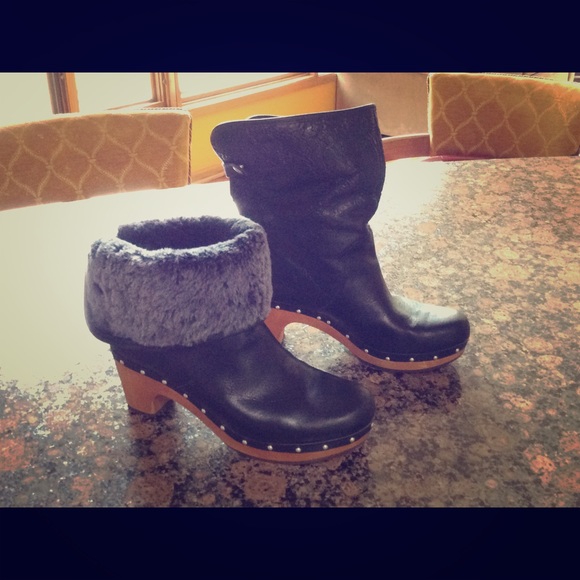 UGG Lynnea Convertible Clog - Picture 1 of 2