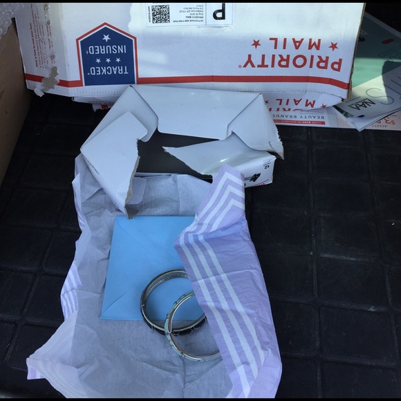 Package is shipped - Picture 1 of 4