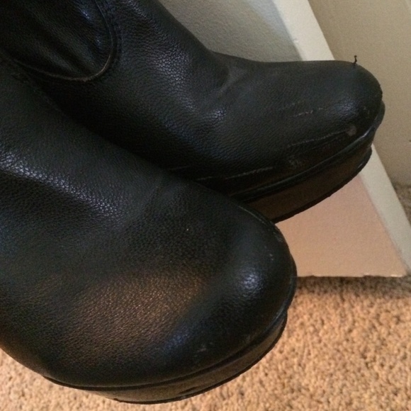 Boots - Picture 2 of 4