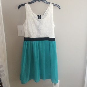 White Rose-Patterned Lace Dress