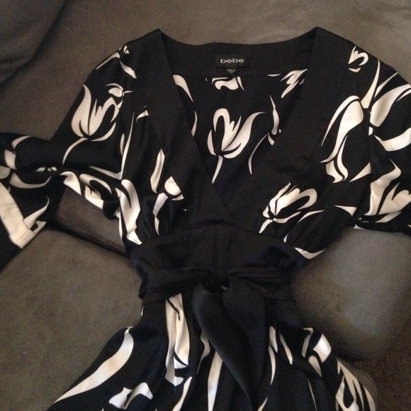 Bebe Dress - Picture 2 of 4