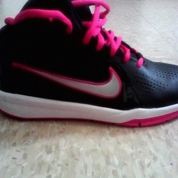 Shoes - Picture 2 of 3