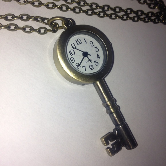 Long chained Key necklace with functional clock