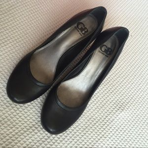 Gianni Bini matte black pump