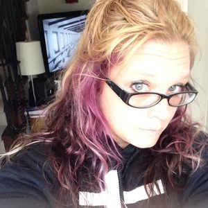 Meet your Posher, April