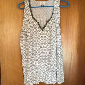 🌟 Black & White Printed Tank