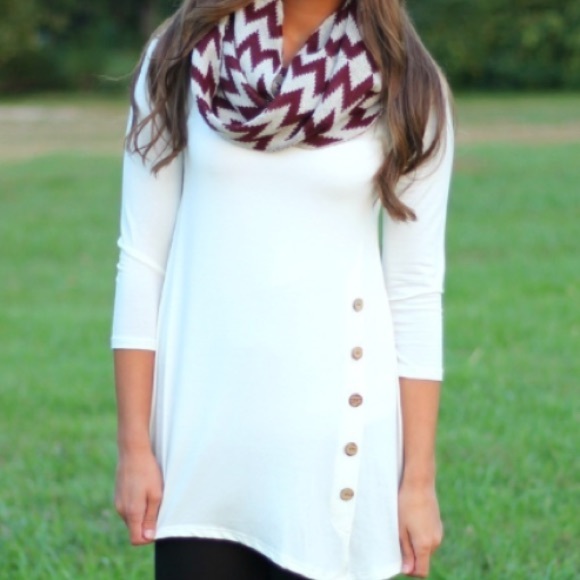 • White Side Tunic • - Picture 3 of 4