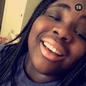 Meet your Posher, Kendra