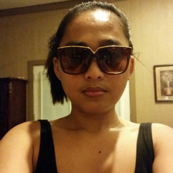 Sunglasses - Picture 3 of 3