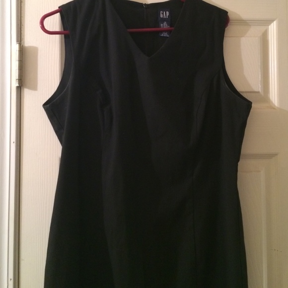 Gap basic black dress