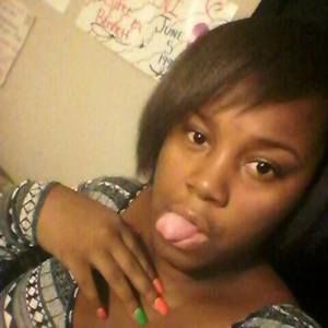 Meet your Posher, Desiree