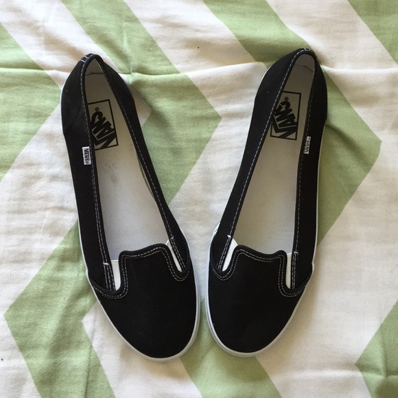 Black Vans flats