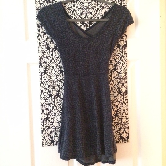 Brandy Melville | Cross back Dress