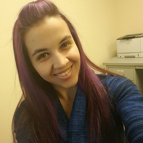 Meet your Posher, Christina - Picture 1 of 2