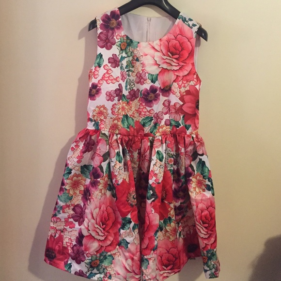 100% Silk cocktail dress size 6 flower print