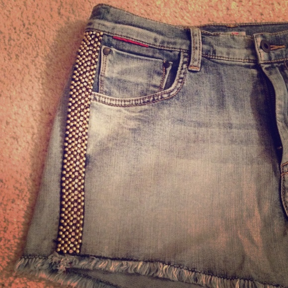 iT! high waisted embellished jean shorts