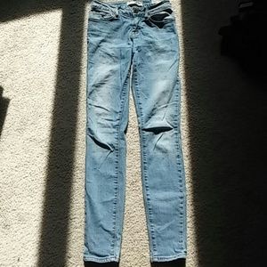 Bullhead Skinniest Jeans