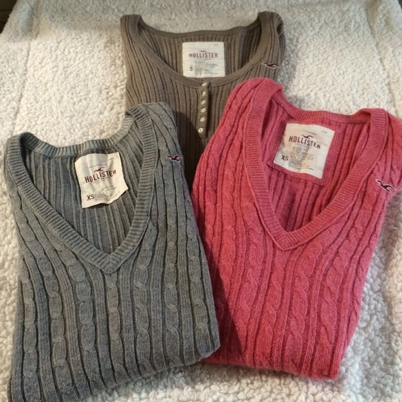 3 HOLLISTER SWEATERS