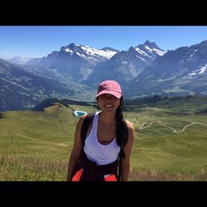 Meet your Posher, Stephanie