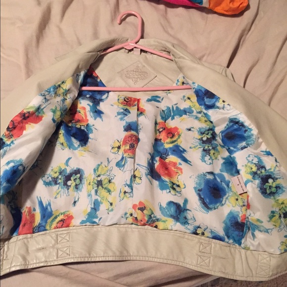 Leather jacket - Picture 2 of 2