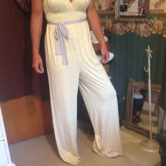 ELLEN TRACY JUMPSUIT - Picture 3 of 4