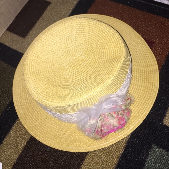Straw hat with laces - Picture 3 of 3