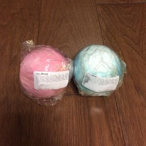 Lush bath bombs