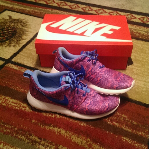 Nike Shoes 1 Hour Salewomensgirls Roshe Runs Poshmark Nike Shoes 1 Hour Salewomensgirls Roshe Runs Poshmark