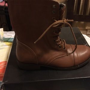 Sm new york cognac boots. Brand new. Size 7
