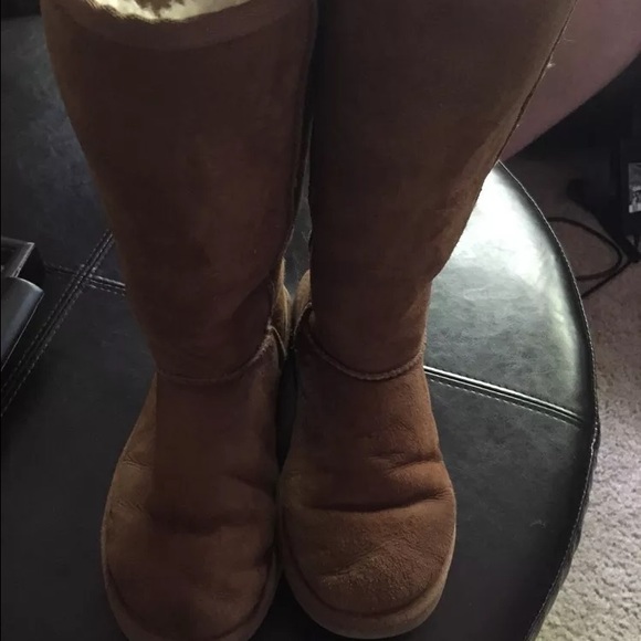 SOLD!!  On hold!! Ugg boots! - Picture 2 of 3