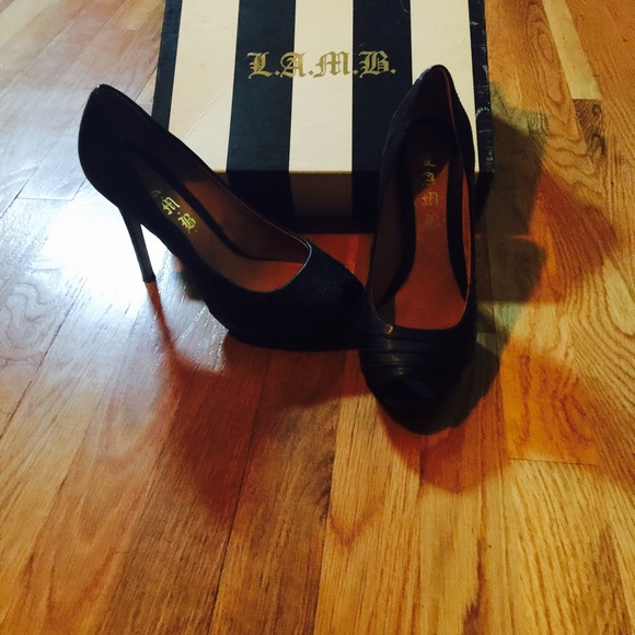 LAMB shoes 8.5 black leather peep toe shoes