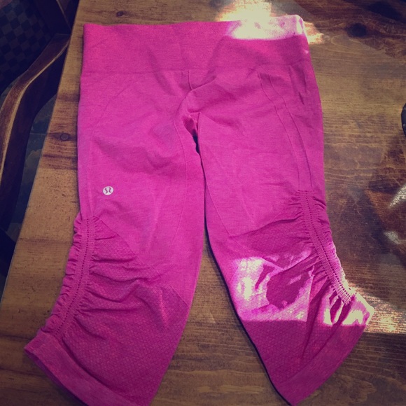 Lulu Lemon In the Flow Crop Size 8