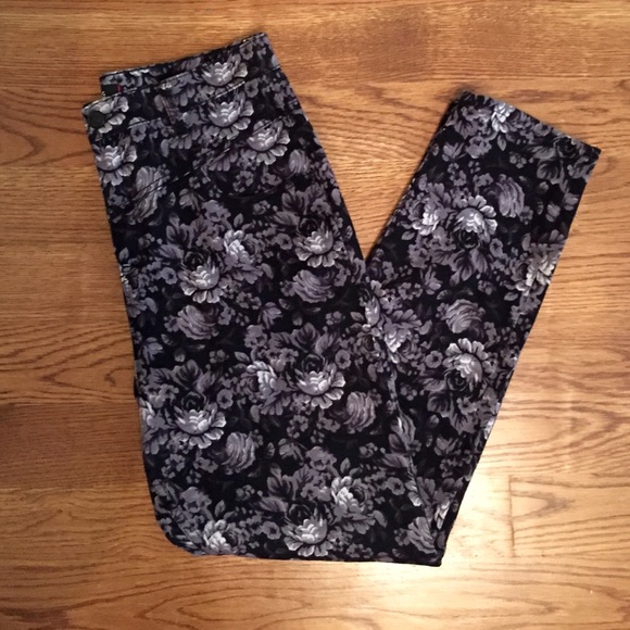BDG HIGH WAISTED FLORAL PANT