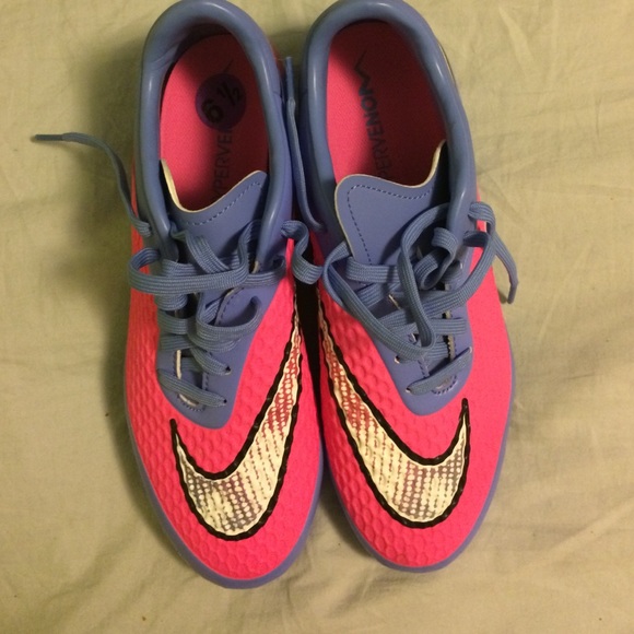 Soccer/ lacrosse/ football cleats