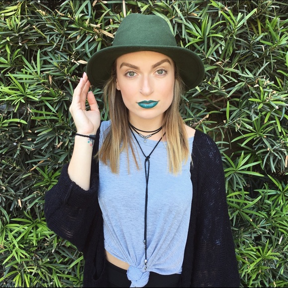 Meet your Posher, Lauren - Picture 3 of 4