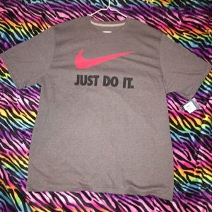 NWT Men's style Nike T-shirt