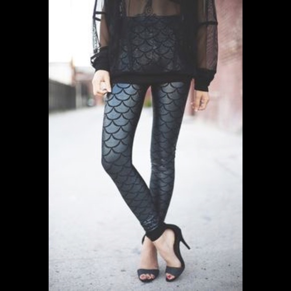 Poprageous Mermaid Leggings in Noir - Black