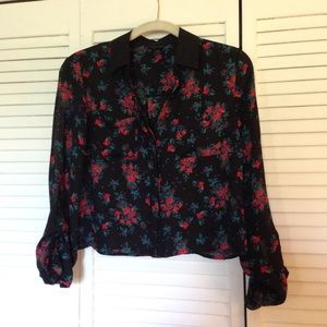 I❤️Ronson button down crop top