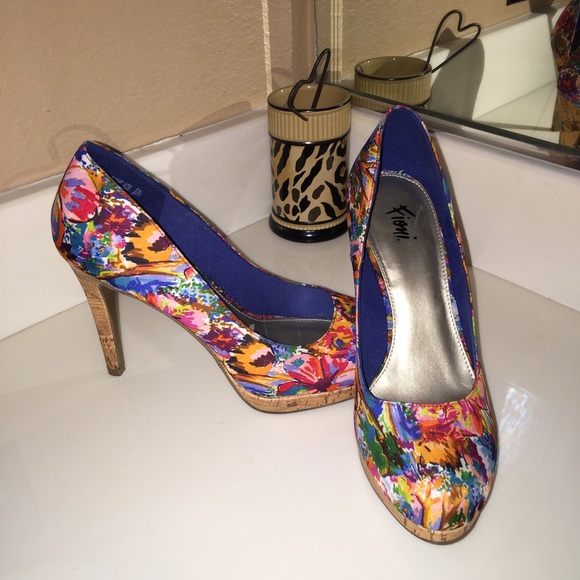 Fioni  Flower  Heels 8 1/2