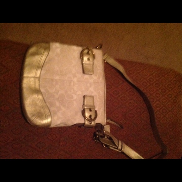 Purse/ handbag: crossbody Coach bag - Picture 2 of 2
