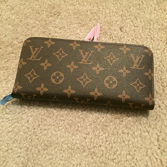 Insolite wallet monogram