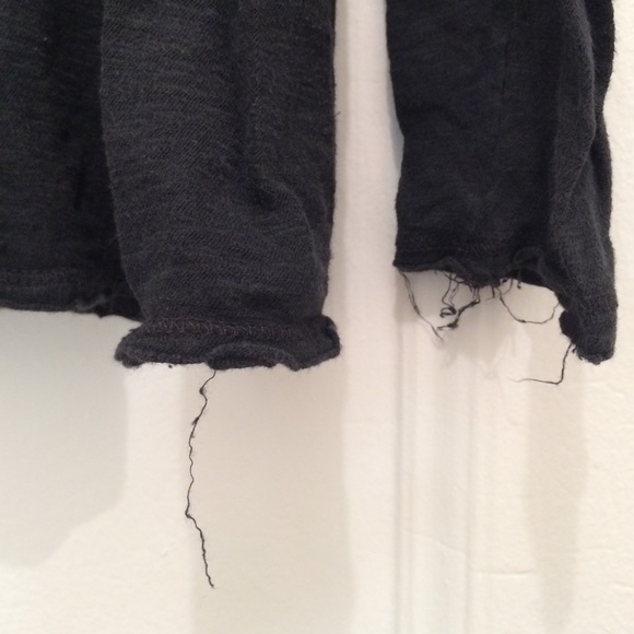 Distressed black long sleeve - Picture 3 of 3
