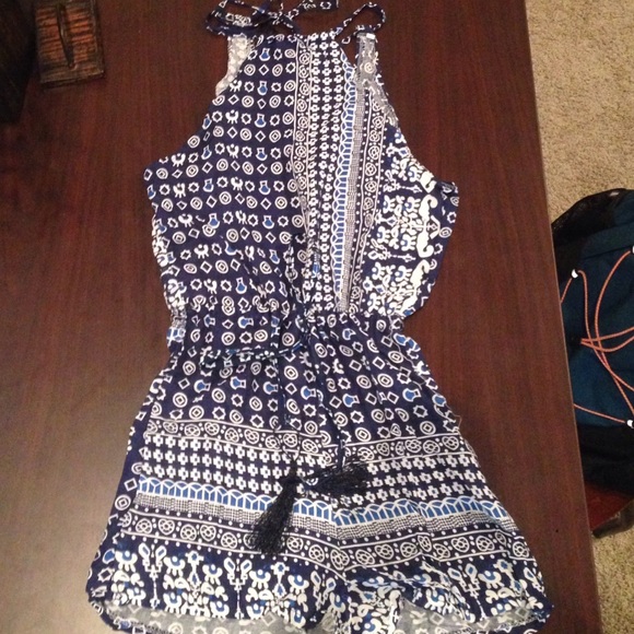 ❌SOLD!❌Open-back Navy Halter Romper - Picture 2 of 4