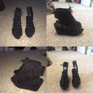 Black cross cross wedge heels
