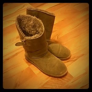 Bear claw boots