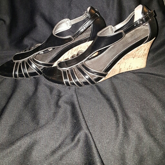 Shoes - Picture 2 of 3